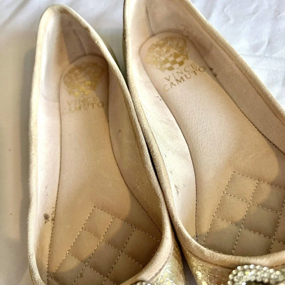 Vince Camuto Size 6 Ballet Flat Beige Tan Gold Embossed Leather Textured Shoes